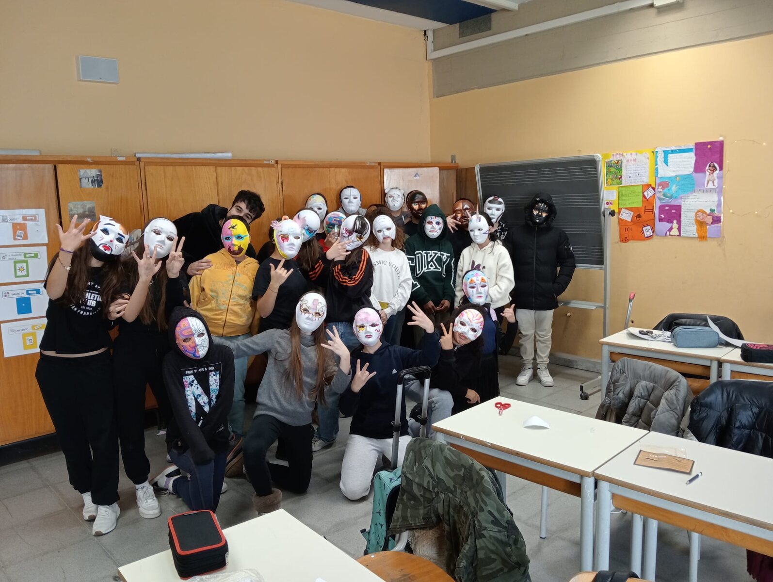 Classe coinvolta in un laboratorio teatrale di Provaci Ancora Sam